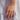 Billedet viser et Mero armbånd. Det er et elegant smykke med en minimalistisk stil, lavet af materialer af høj kvalitet, der passer til enhver lejlighed.