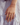 Billedet viser et Mero armbånd. Det er et elegant smykke med en minimalistisk stil, lavet af materialer af høj kvalitet, der passer til enhver lejlighed.