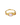 Billedet viser en guldring med et unikt, moderne design. Ringen har en glat overflade og en elegant, minimalistisk stil, der passer til både hverdag og fest.