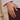 Billedet viser et elegant armbånd med små, delikate perler og en enkel lås. Designet er minimalistisk og tidløst, perfekt til både hverdag og festlige lejligheder.